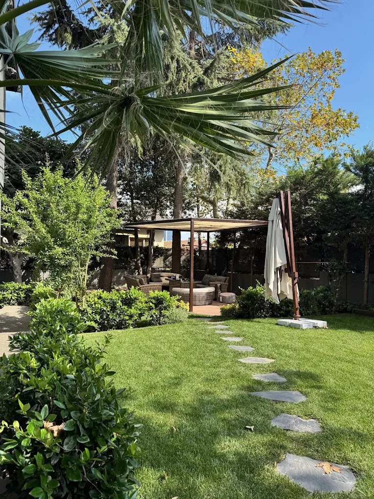 Ofis bahçesi — pergola